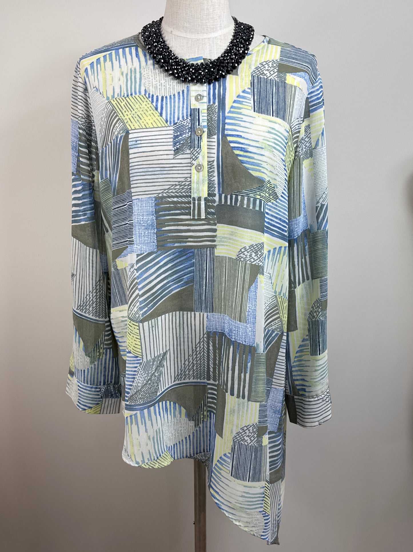 Size 2 100% Polyester long button up blouse
