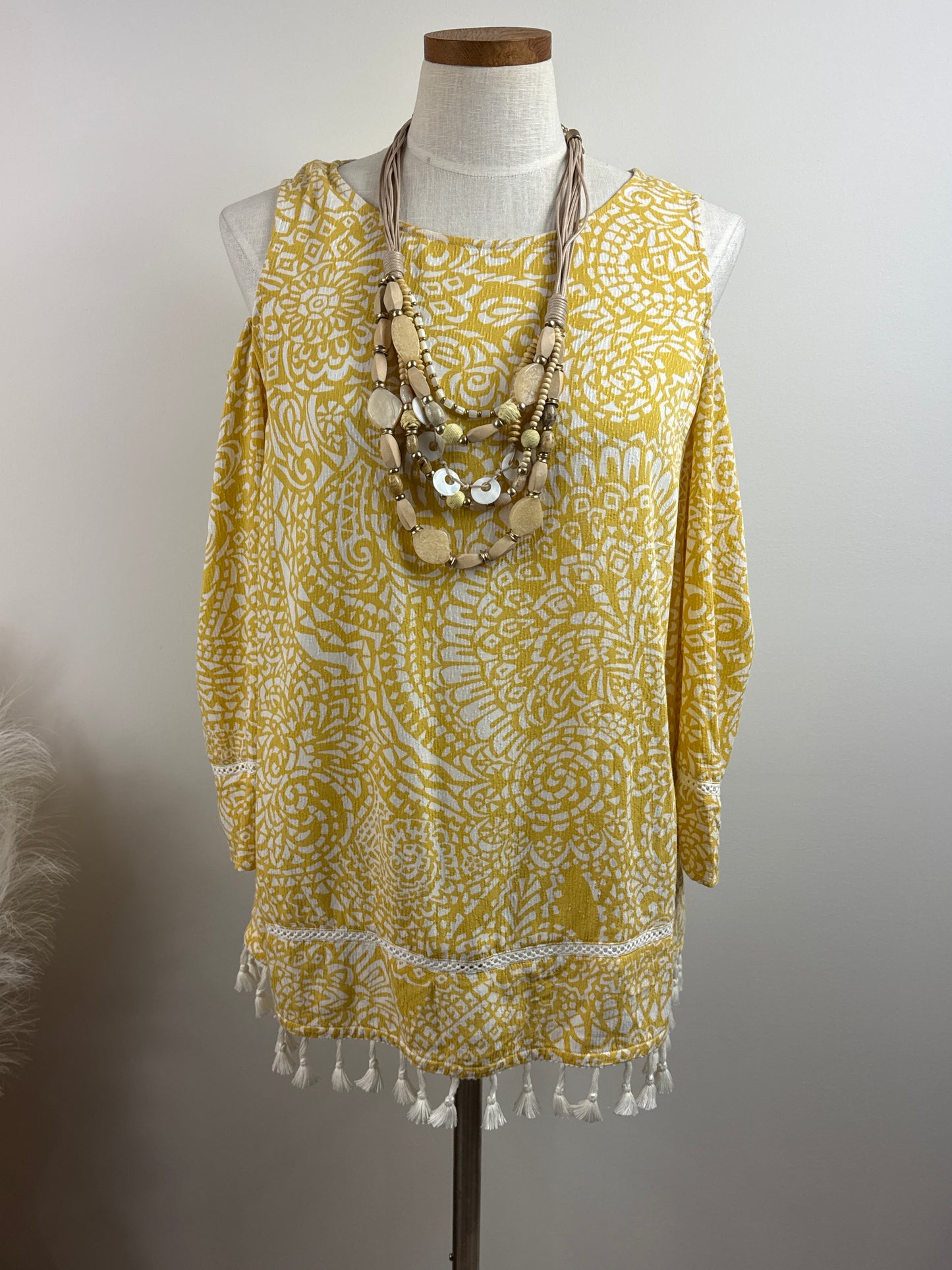 Size 1 Pullover Peek-a-boo Shoulders Top with fringe