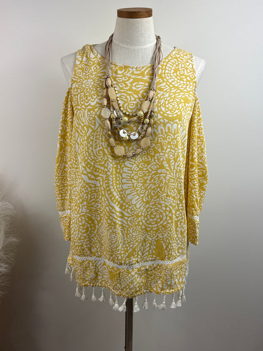 Size 1 Pullover Peek-a-boo Shoulders Top with fringe