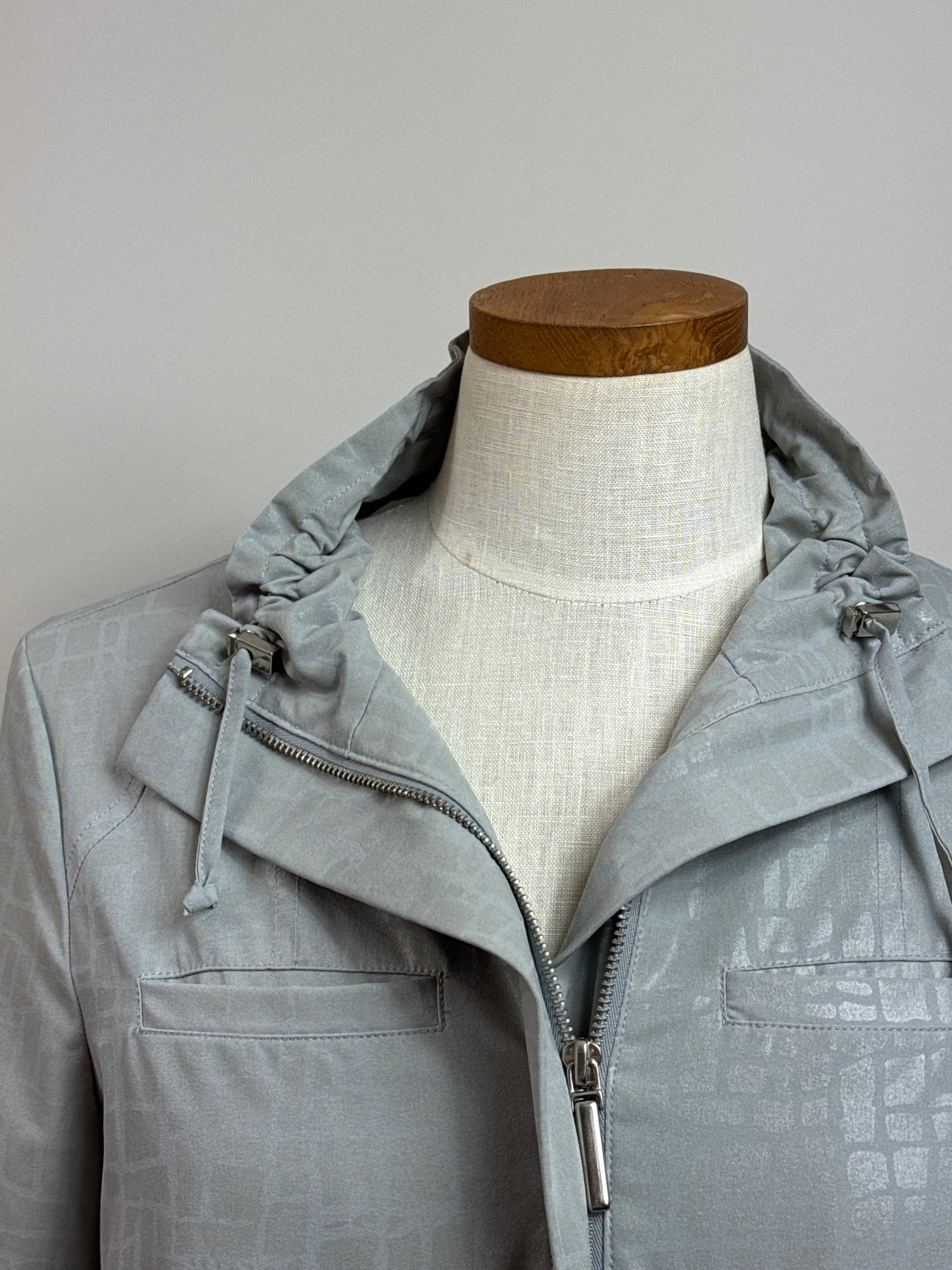 Size 0 Zenergy Zip Up Jacket in Gray Print