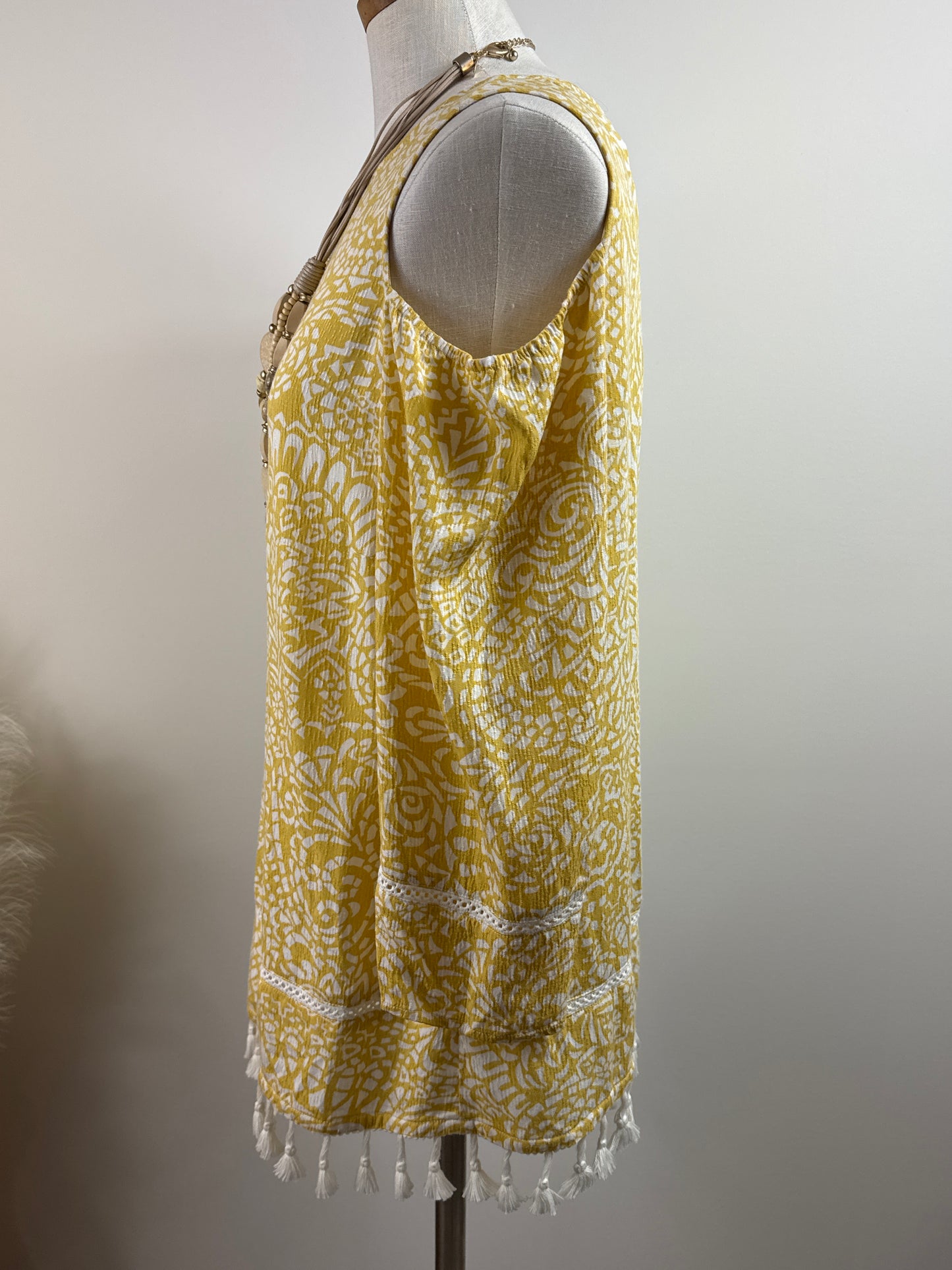 Size 1 Pullover Peek-a-boo Shoulders Top with fringe