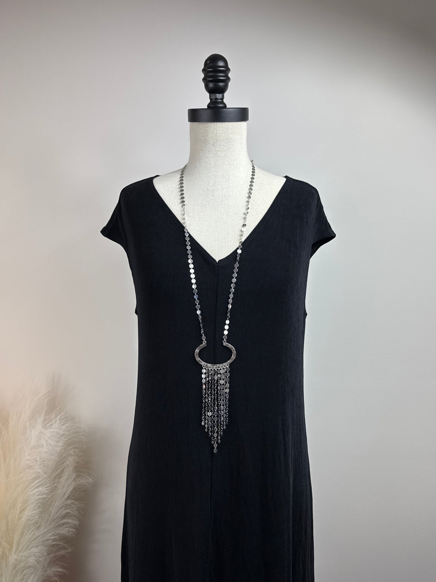 Size 1 Travelers Black Sleeveless Dress