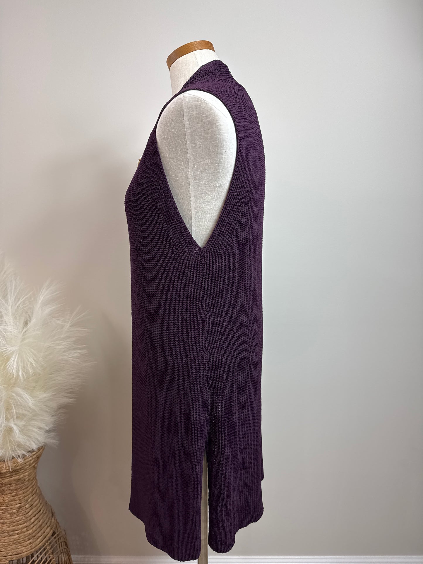 Size 0 Purple Sleeveless Cardigan