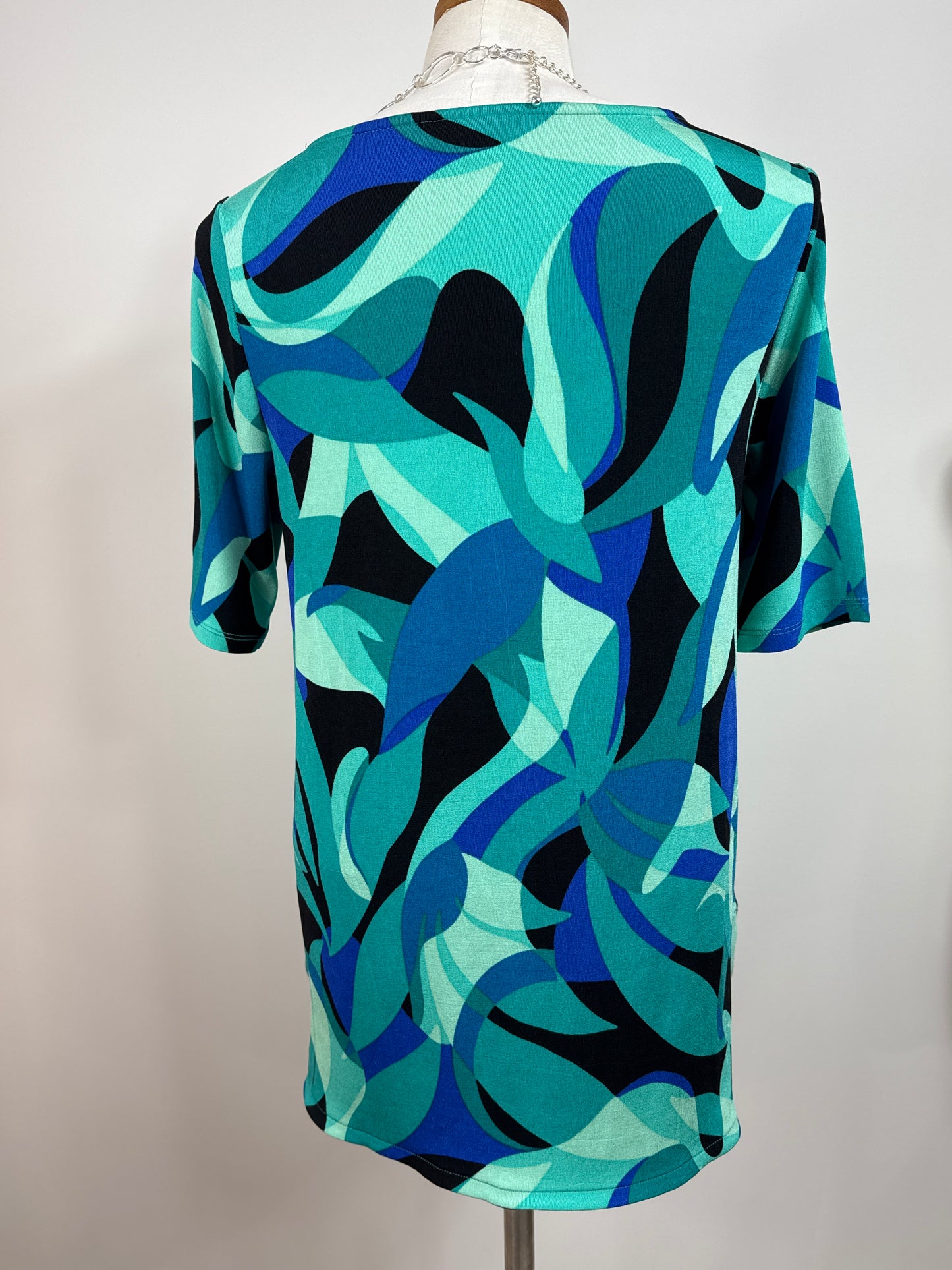 Size 1 pullover short-sleeve top