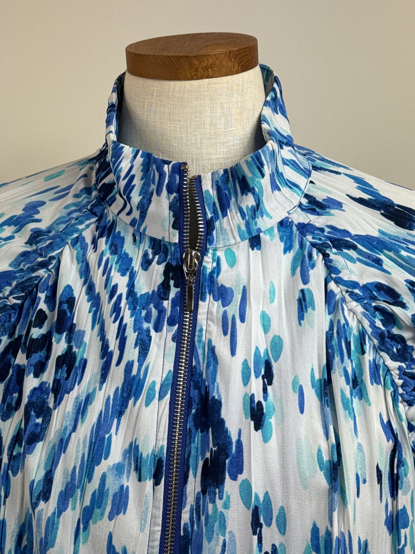 Size 0 Zenergy Zip-up Jacket 3/4 Sleeves