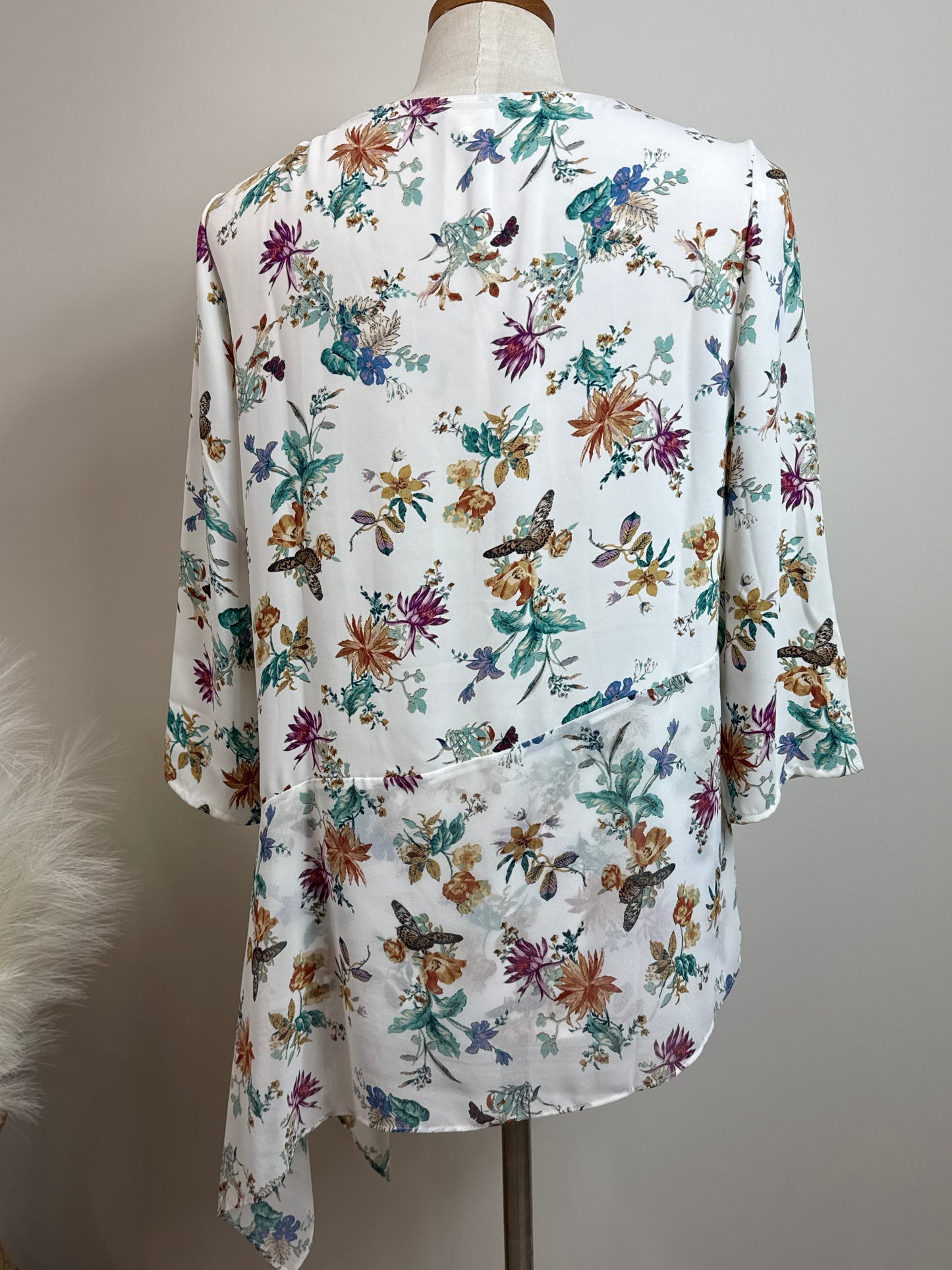 Size 0 Asymmetrical Floral blouse