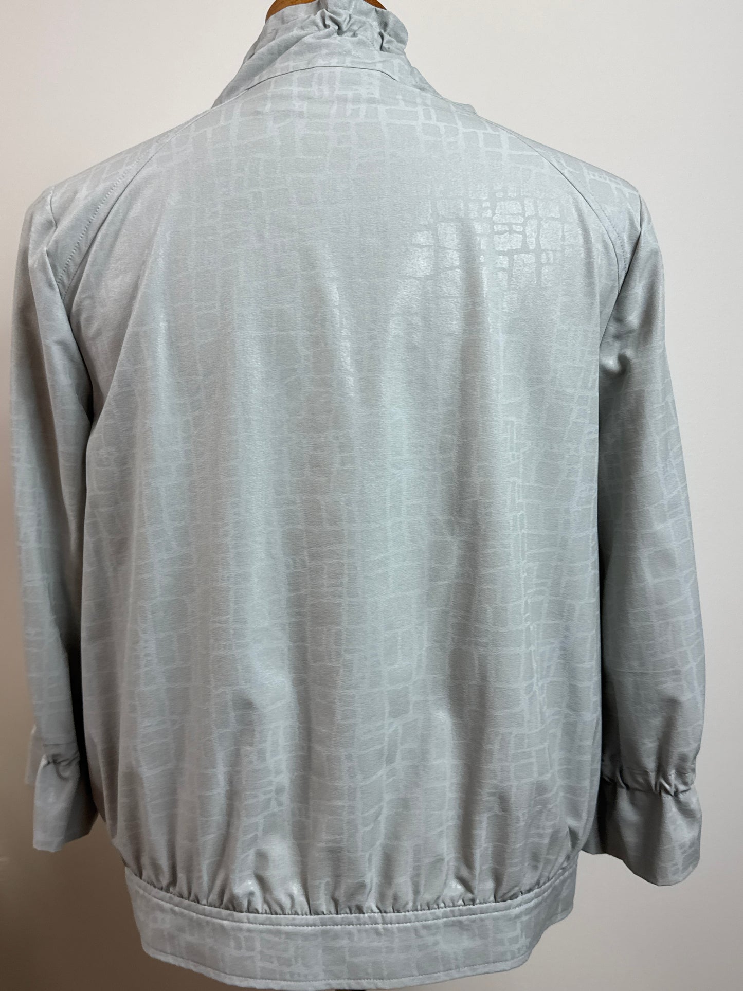 Size 0 Zenergy Zip Up Jacket in Gray Print