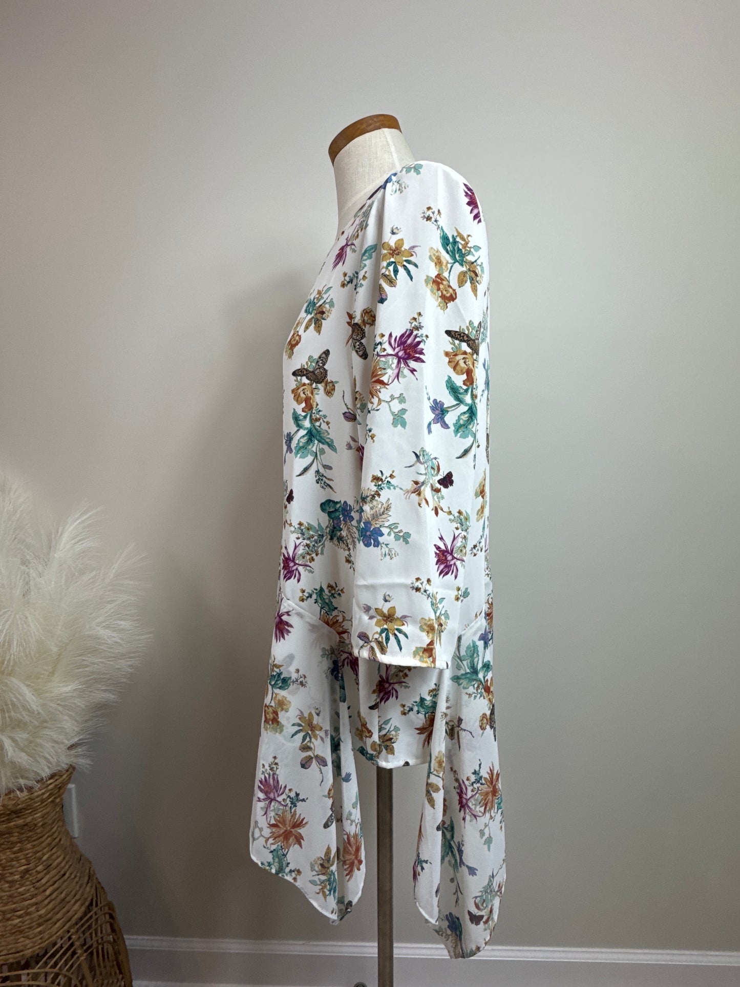 Size 0 Asymmetrical Floral blouse